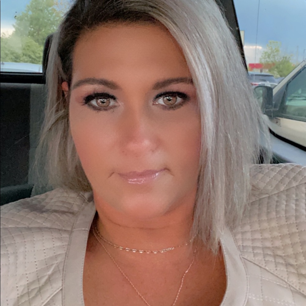 Meet your Posher, Leanna